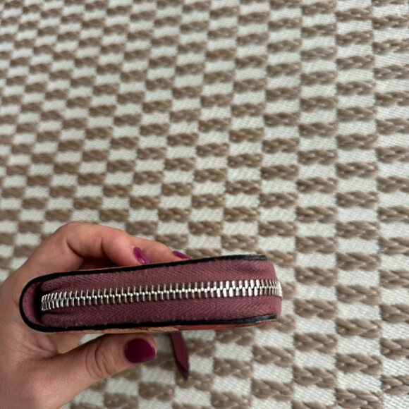 Like New Gucci Wallet - Picture 8 of 10